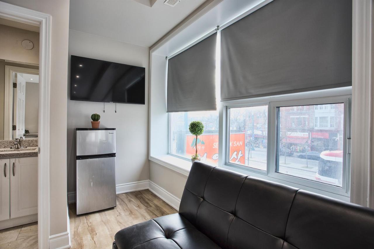 And Hostel Toronto