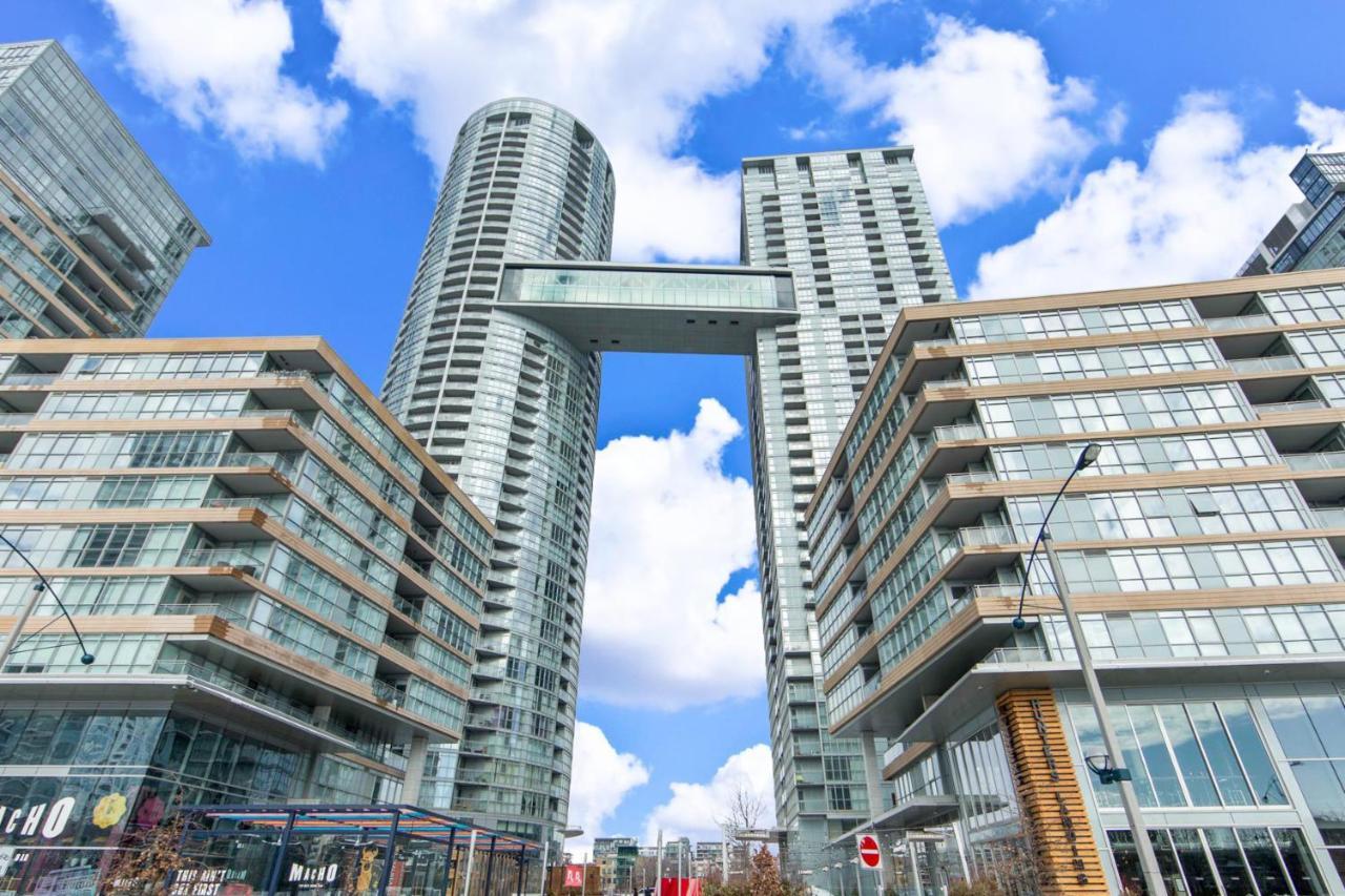 Crown Suites - Downtown Toronto Apartment *