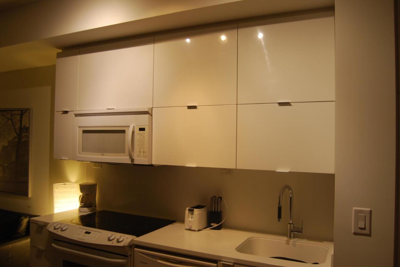 Crown Suites - Downtown Toronto Apartment *