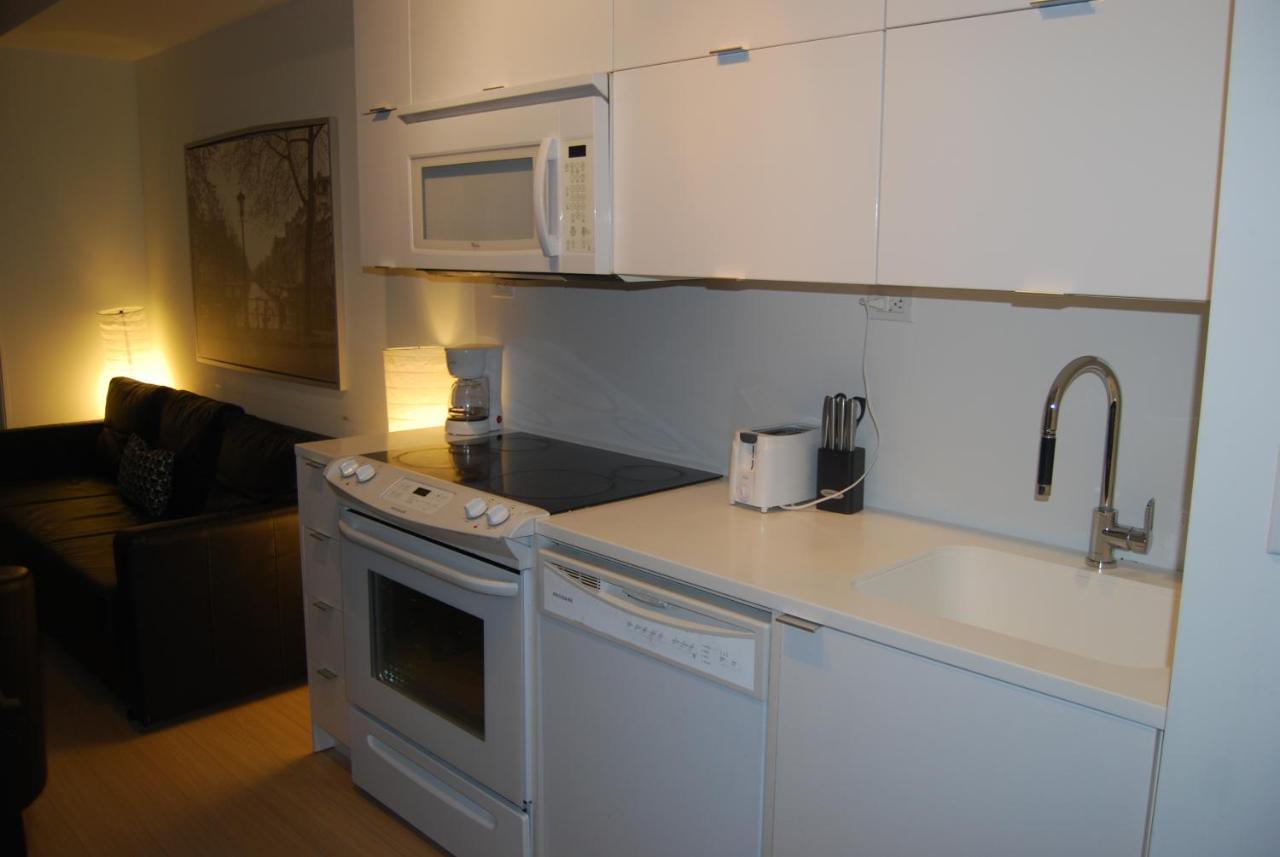 Crown Suites - Downtown Toronto Apartment *