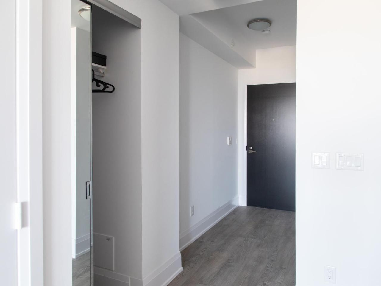 Modern 2 Bedroom Yonge And Eglinton Toronto