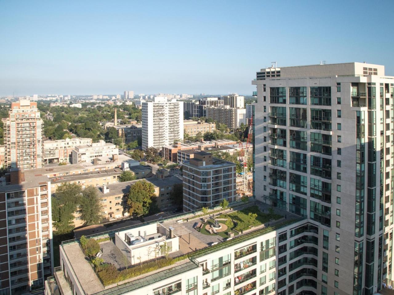 Modern 2 Bedroom Yonge And Eglinton Apartment Toronto