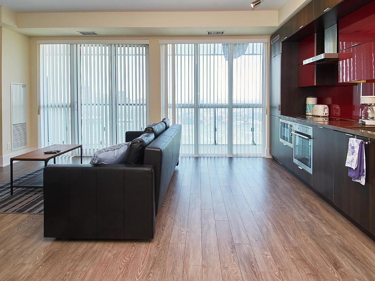 Apartment Red Maple Suites - Front Street Toronto