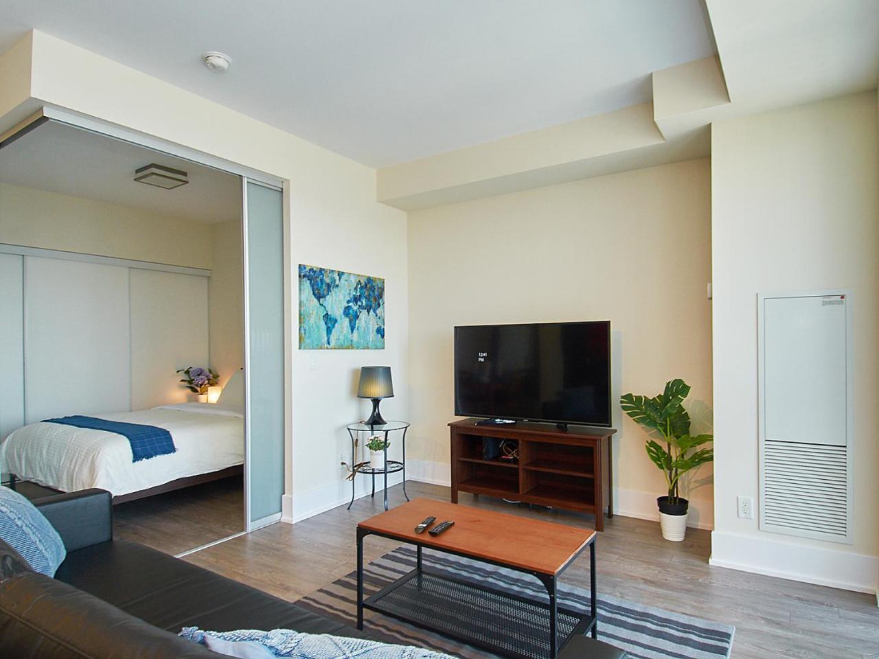 Red Maple Suites - Front Street Toronto