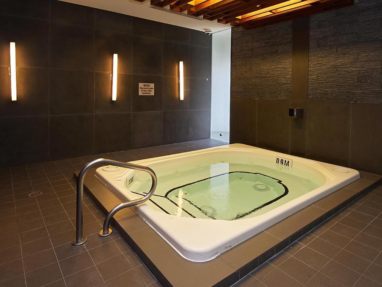 Red Maple Suites - Front Street Toronto