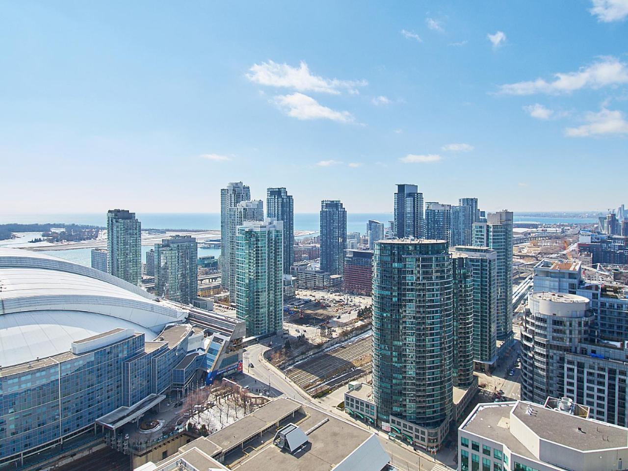 Red Maple Suites - Front Street Toronto