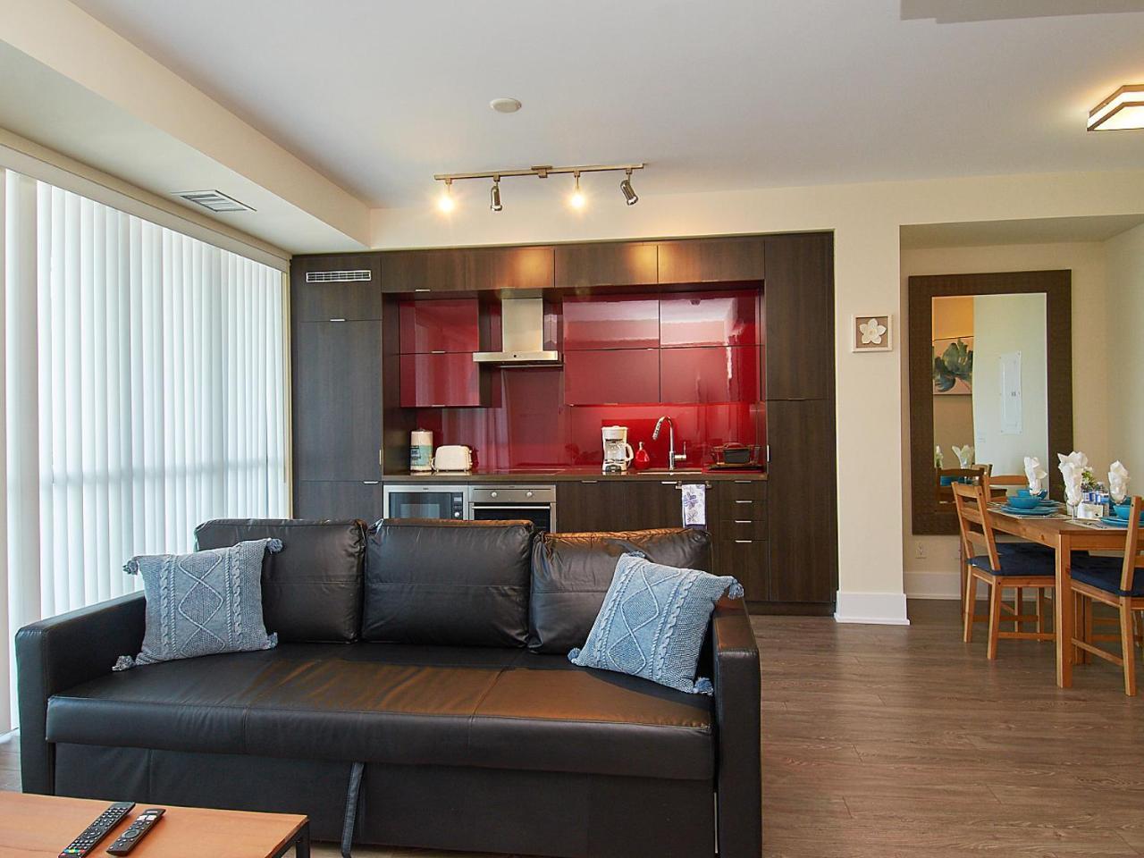 Red Maple Suites - Front Street Toronto