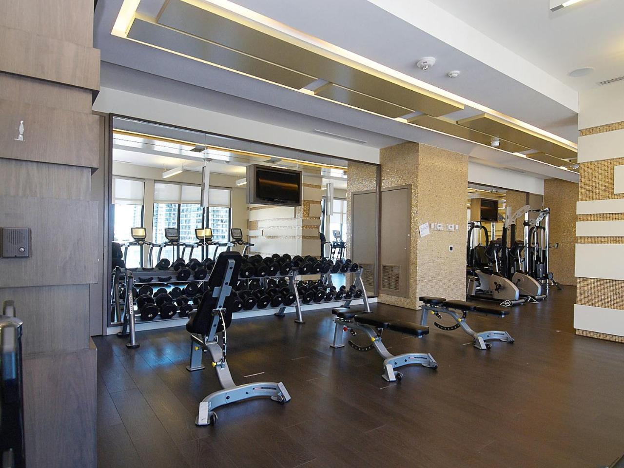 Red Maple Suites - Front Street Apartment Toronto
