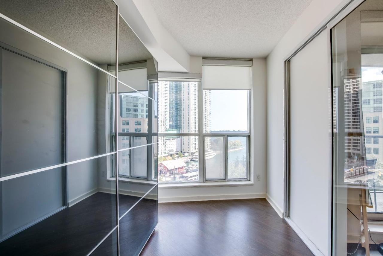 Apartment Queens Quay Lake View By Sts