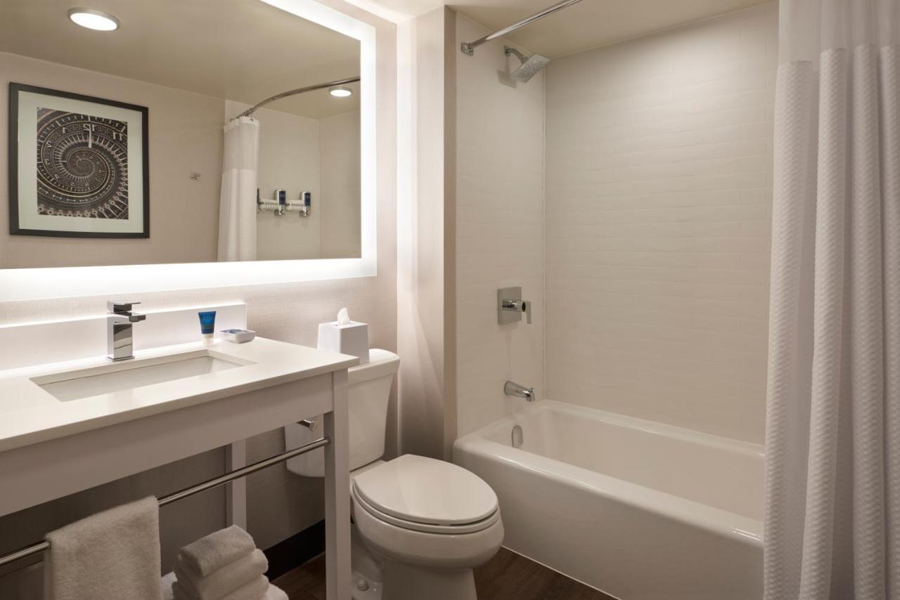 Four Points By Sheraton Airport East 3* Toronto