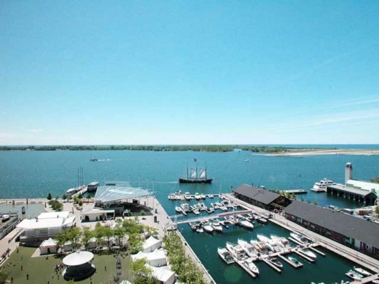 Queens Quay Lake View By Sts * Toronto