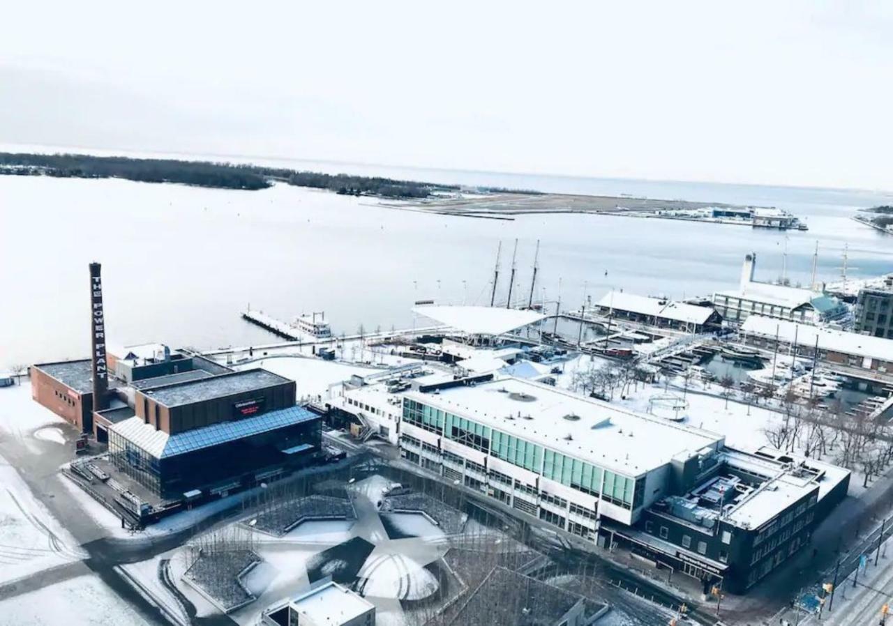 Queens Quay Lake View By Sts Toronto