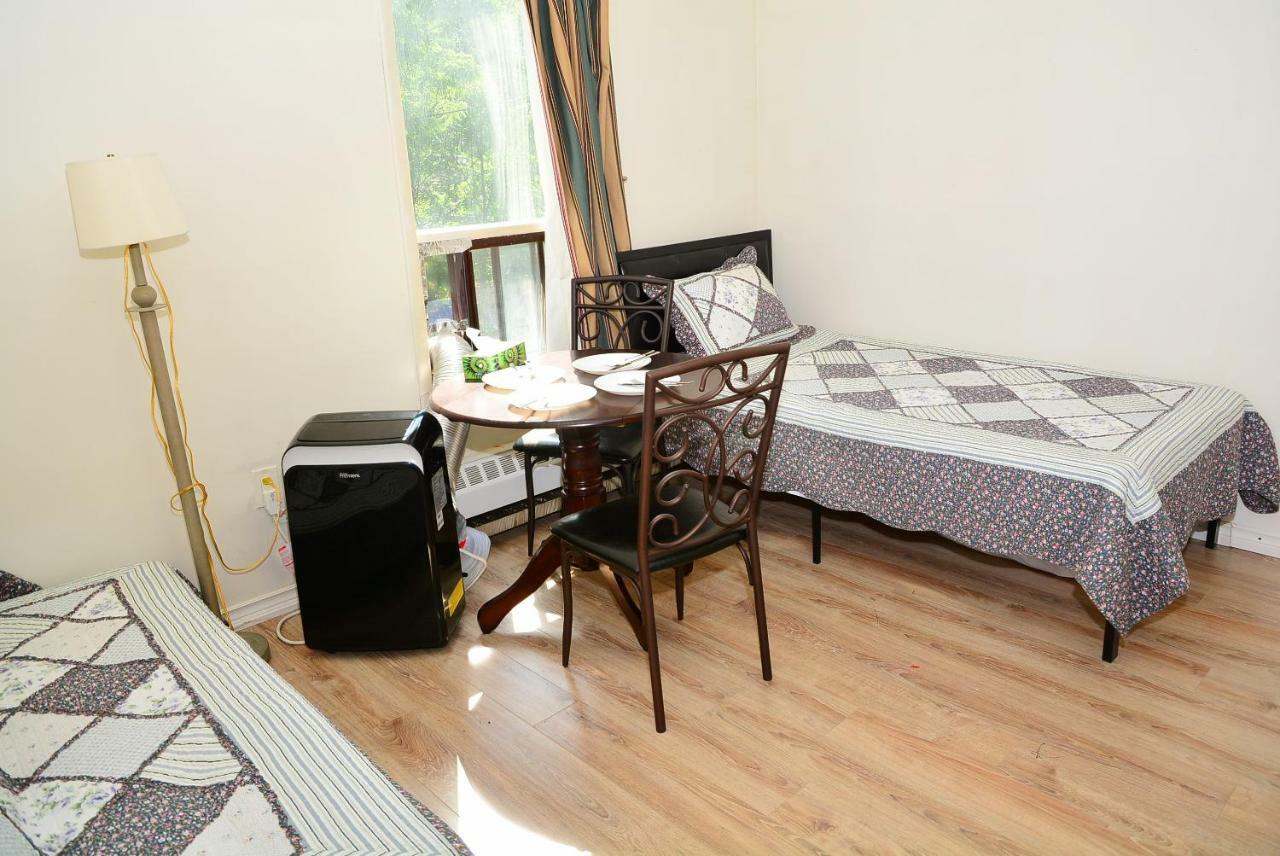 Guest house Guests House Toronto