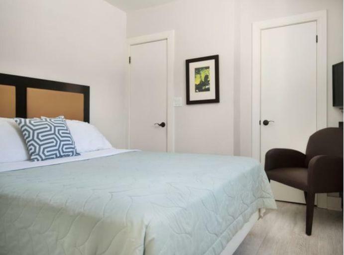 The Parkway Place Guest house Toronto