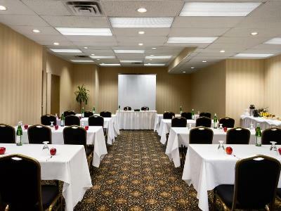 Hotel Hampton & By Hilton Downtown 3*