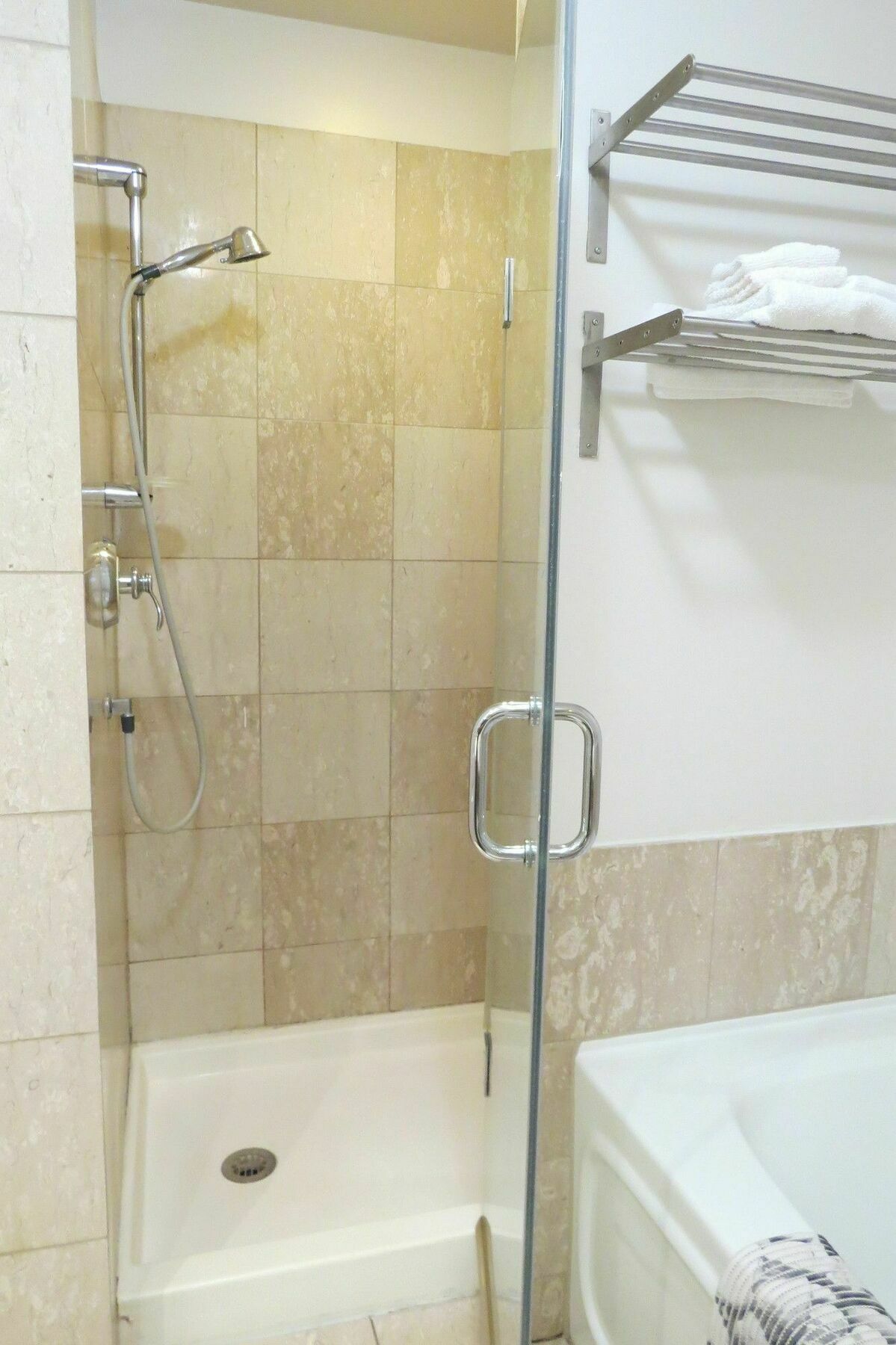 Tosuites - Elev'n21 * Toronto
