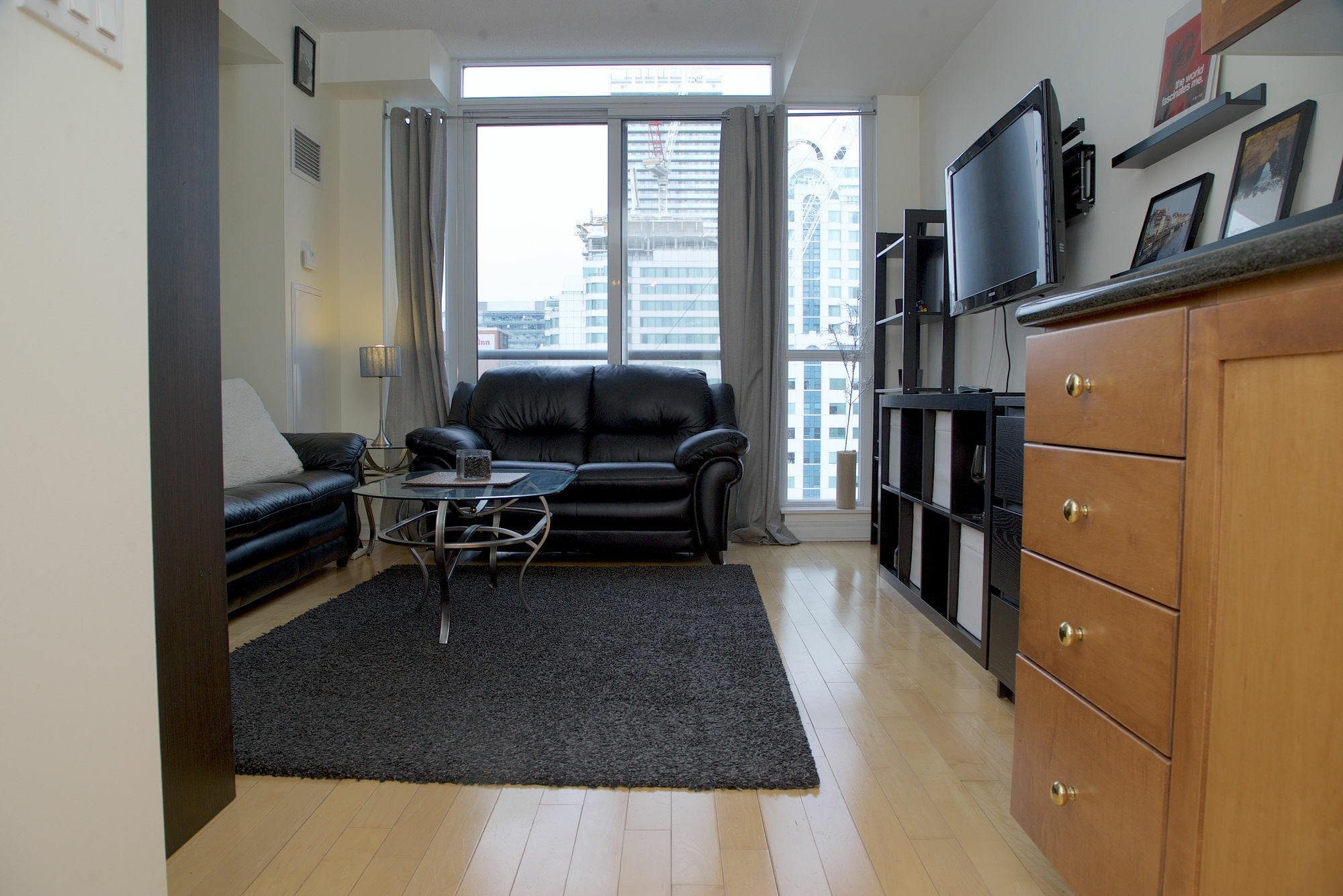 Cozy Penthouse Studio * Toronto