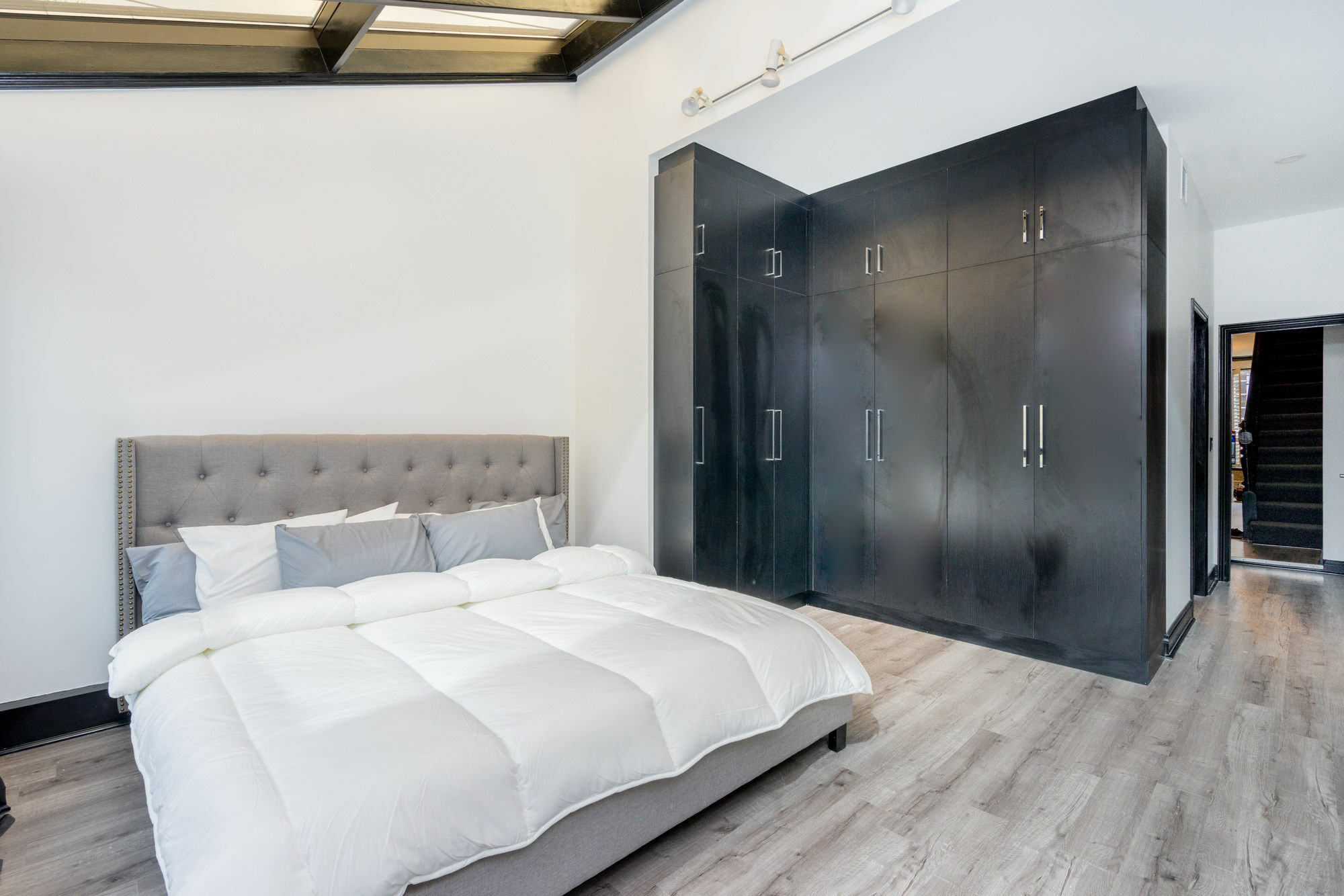 Applewood - The Trinity Loft Apartment Toronto