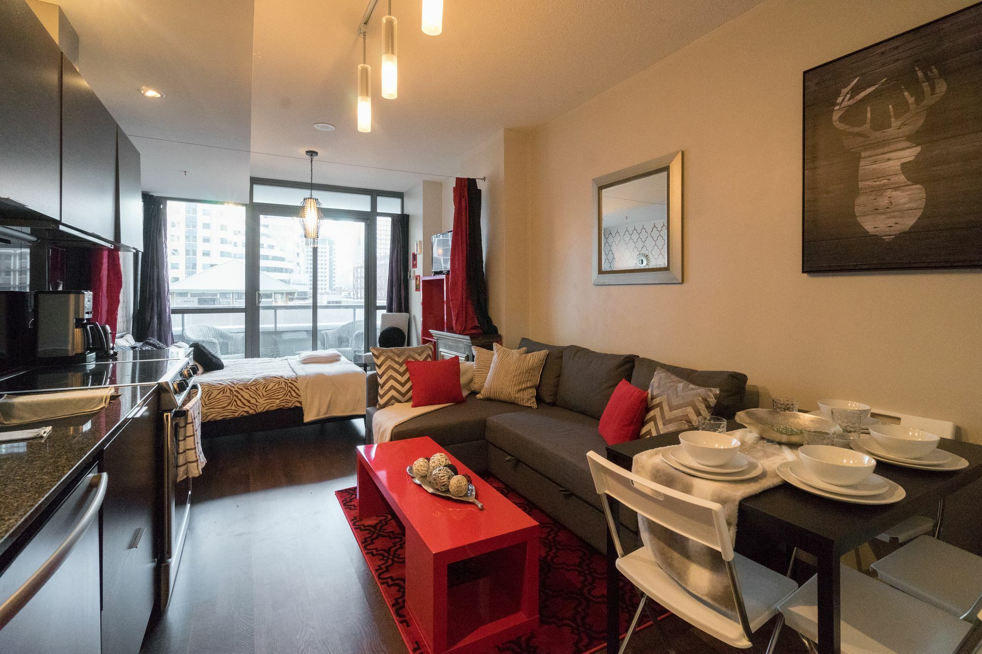 Applewood Suites - Entertainment District Studio *