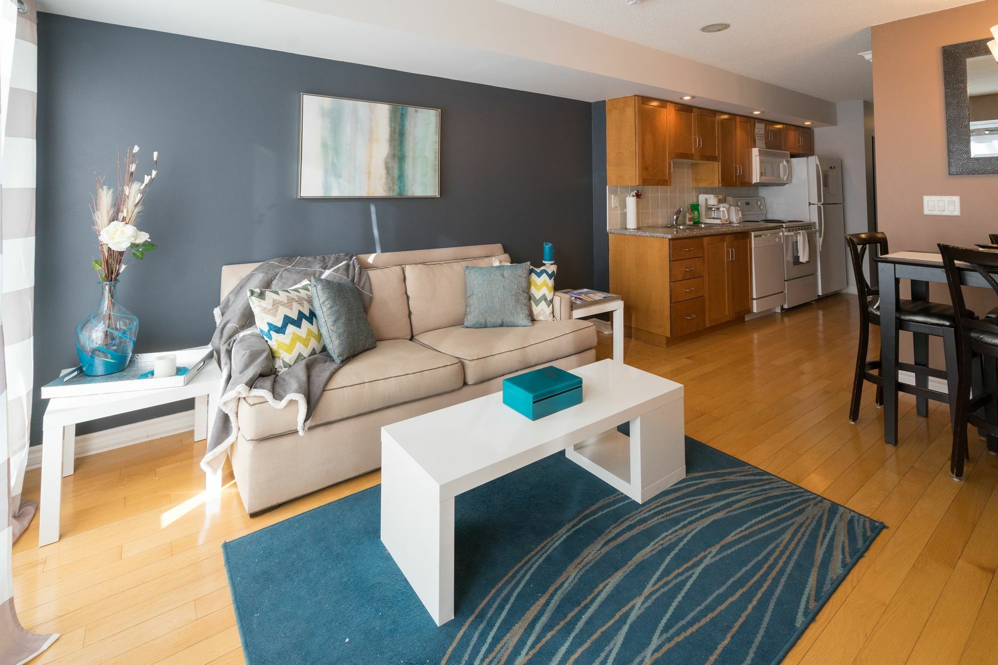 Applewood - 1 Bdrm Wellington West *
