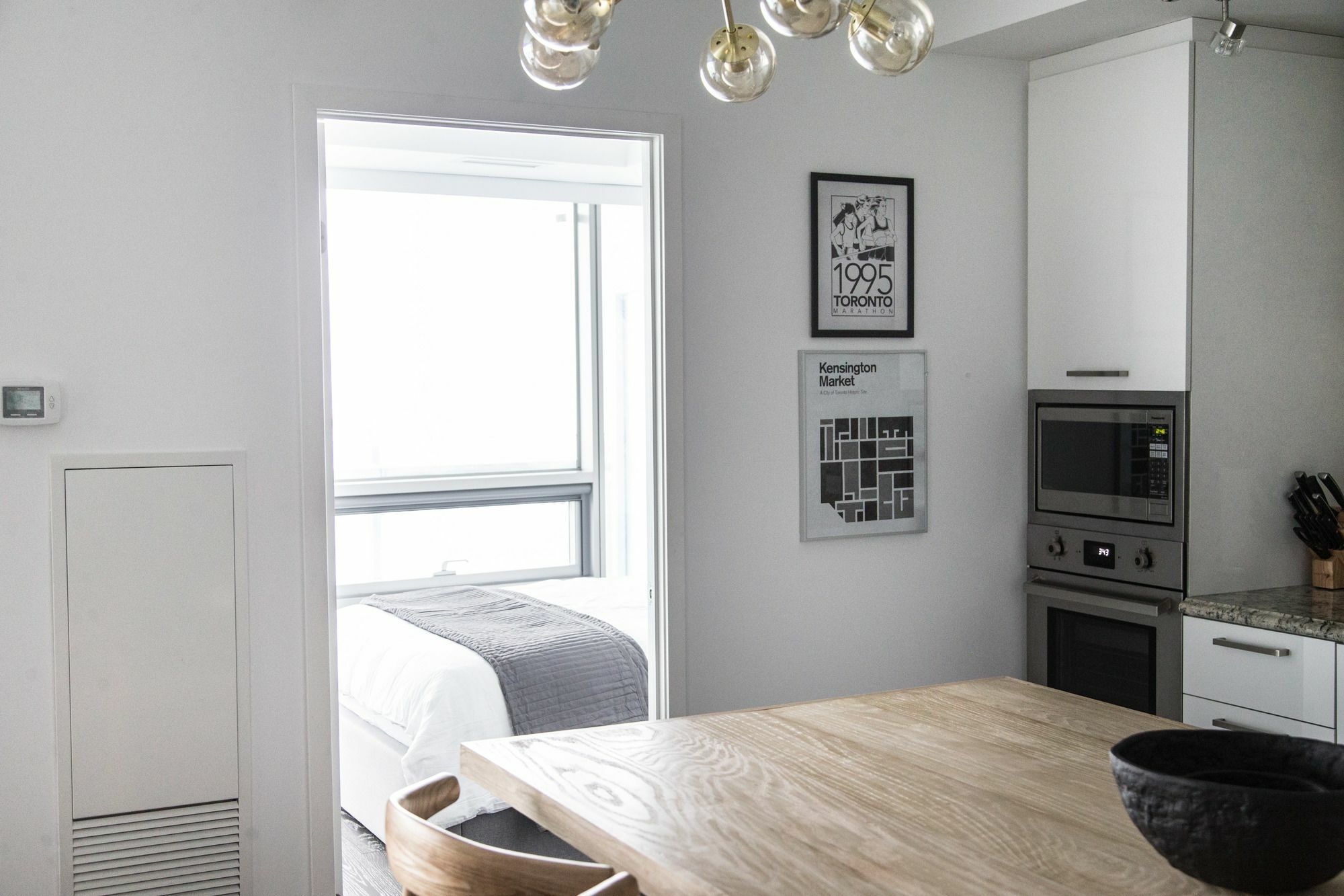 Applewood - 3 Bdrm Luxury Lakeview Apartment