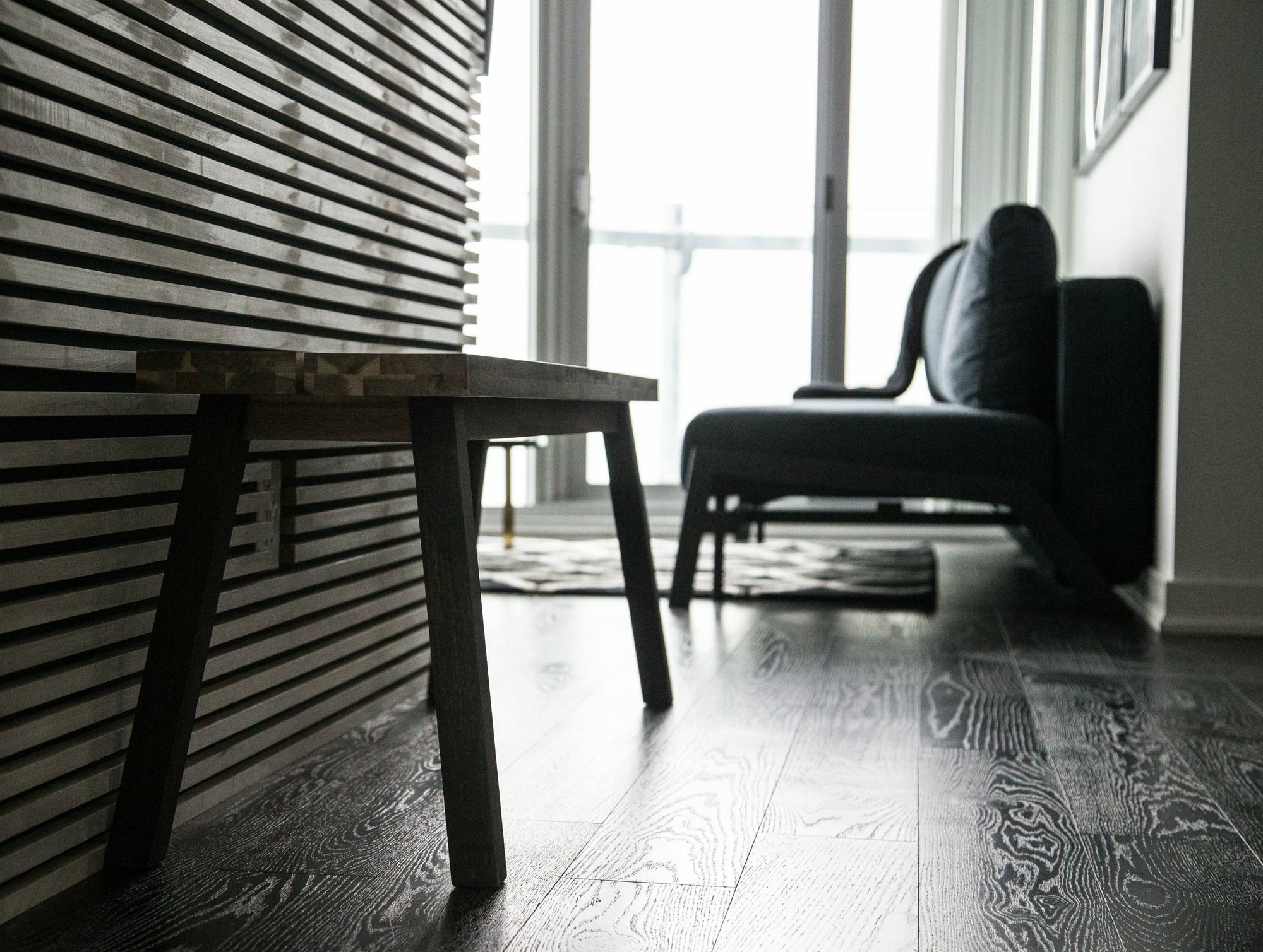 Applewood - 3 Bdrm Luxury Lakeview Apartment