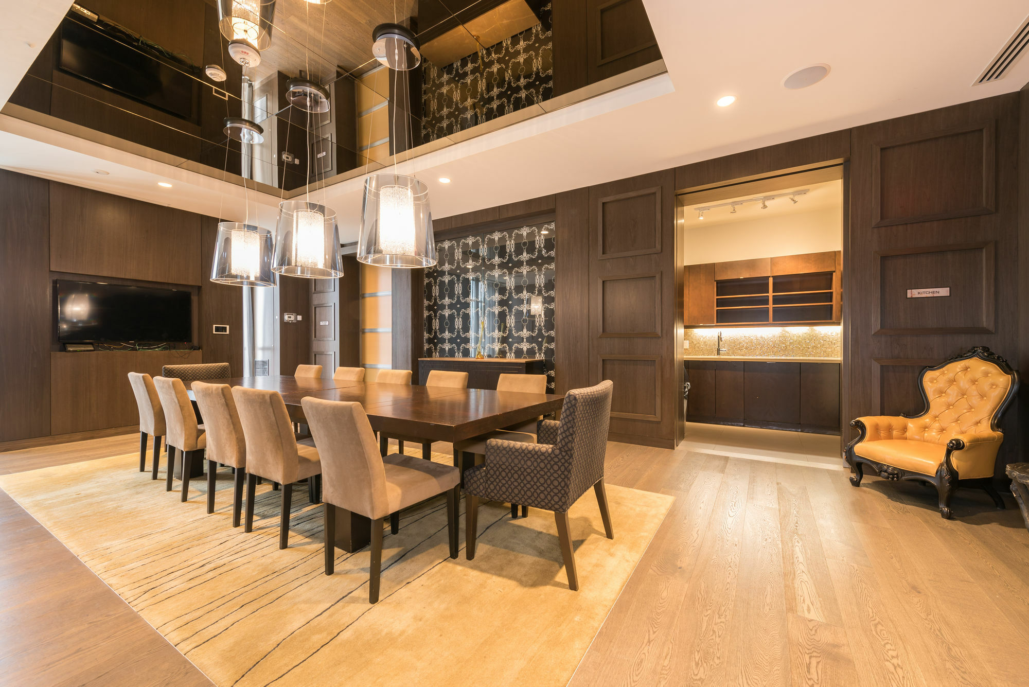 Grand Royal Condos - Cn Tower *