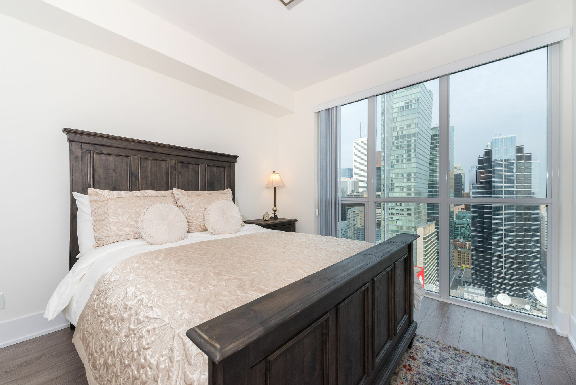 Grand Royal Condos - Cn Tower Toronto