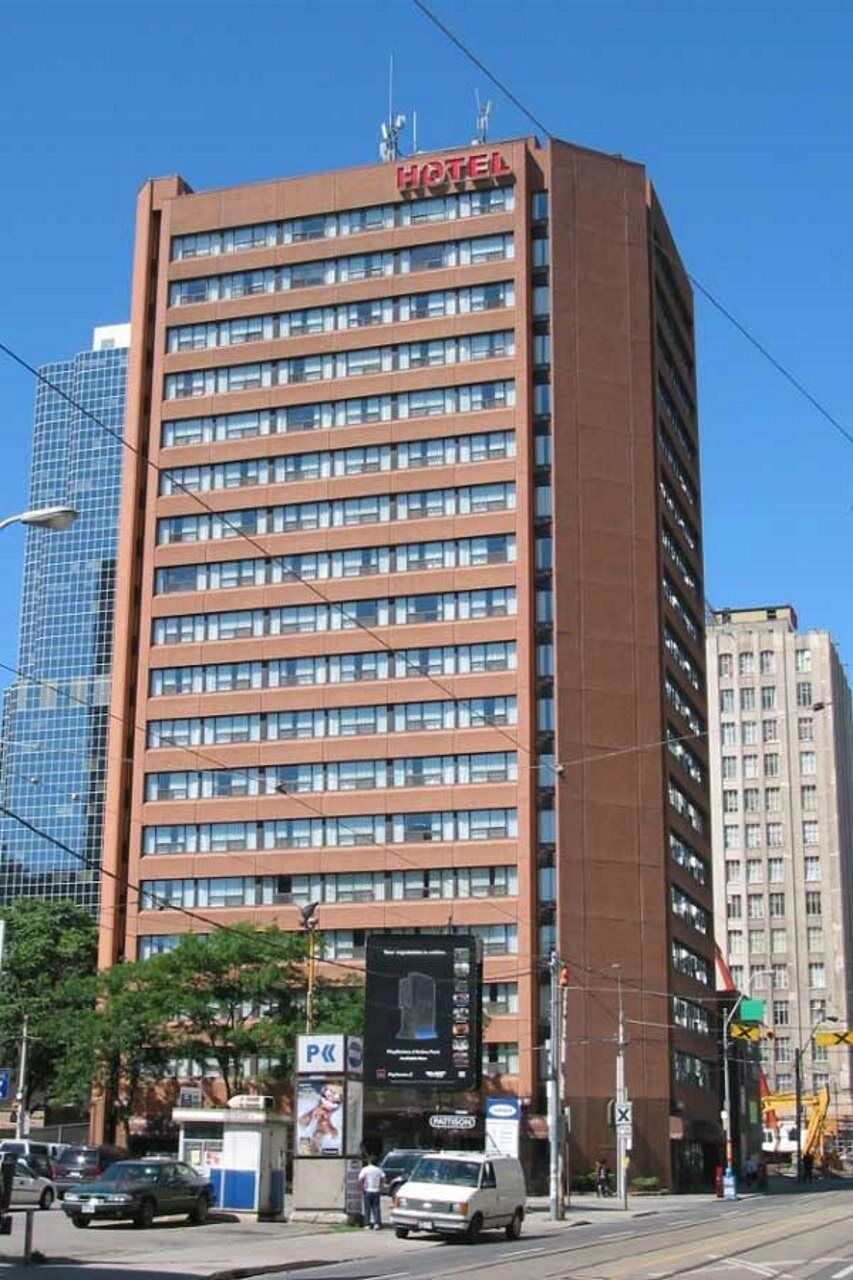 Bond Place 3* Toronto