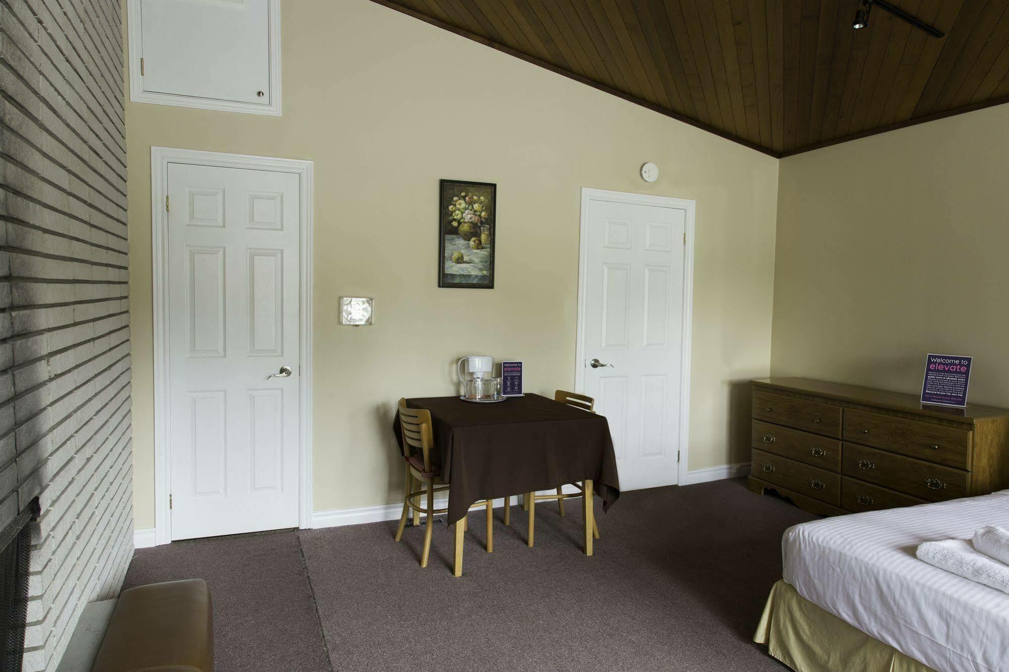 Elevate Parkside Retreat Bed & Breakfast 2*