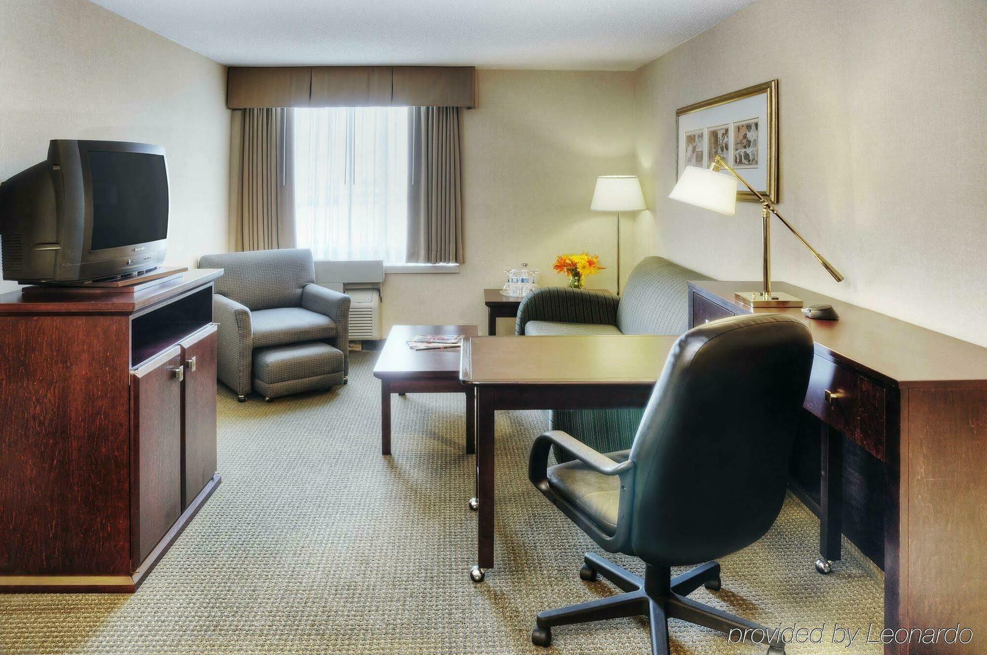 Radisson Airport Hotel 3*