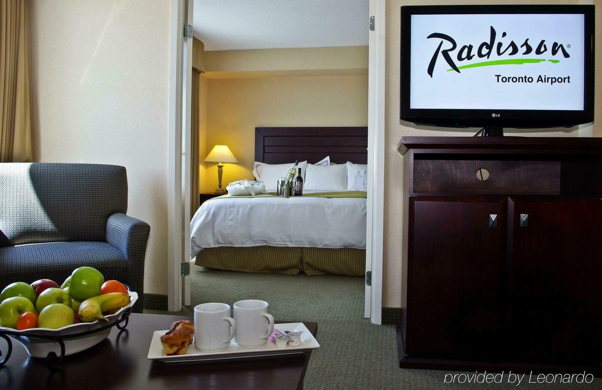 Radisson Airport 3* Toronto
