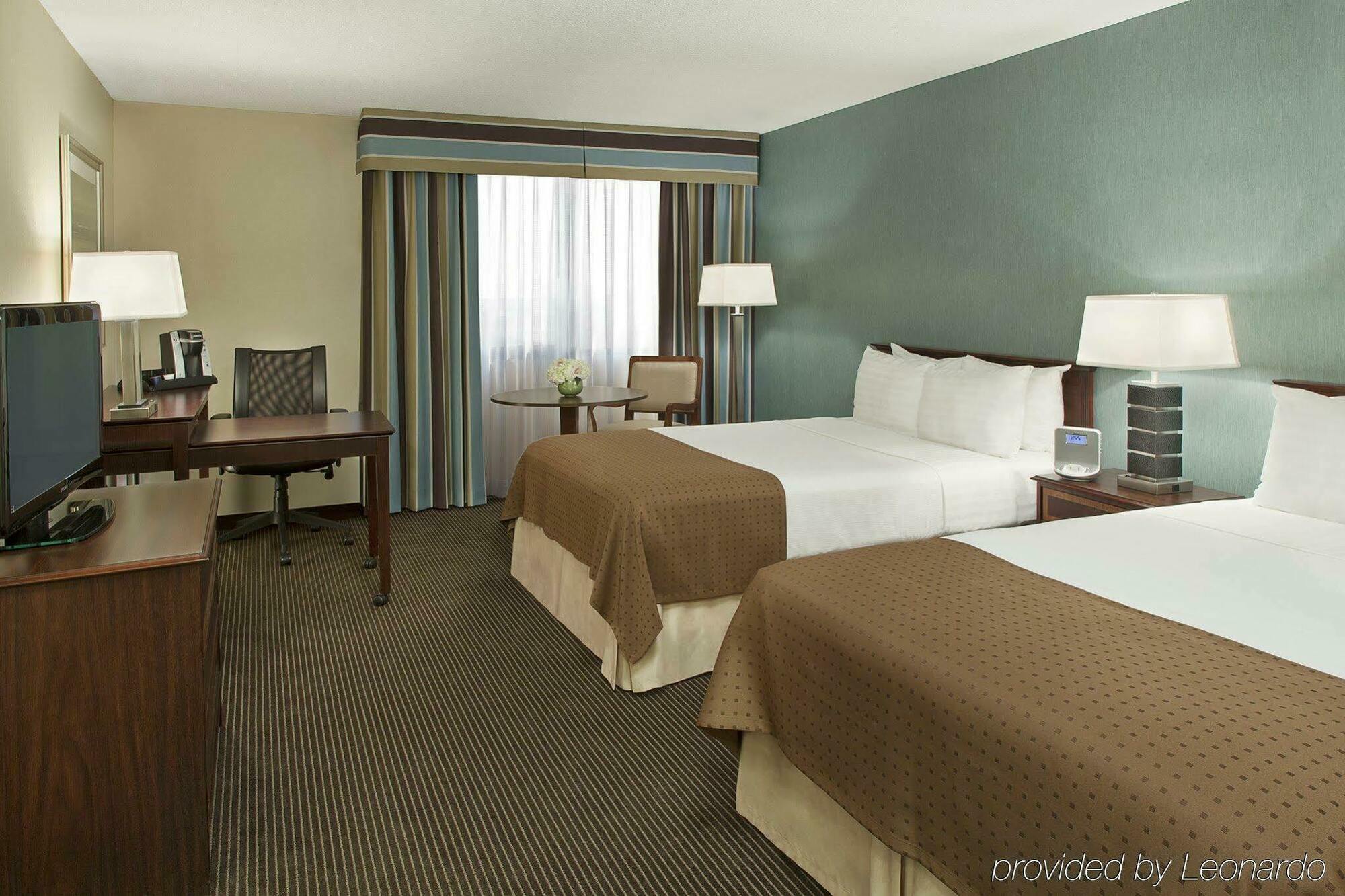 - Yorkdale Hotel