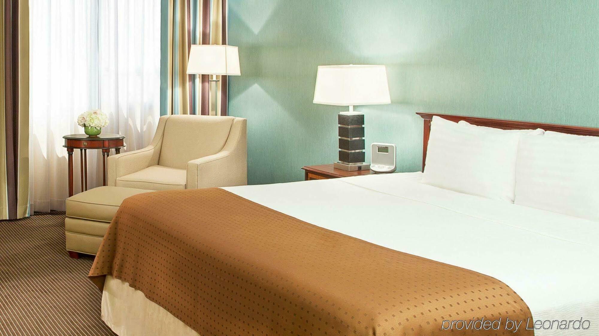 - Yorkdale Hotel Toronto