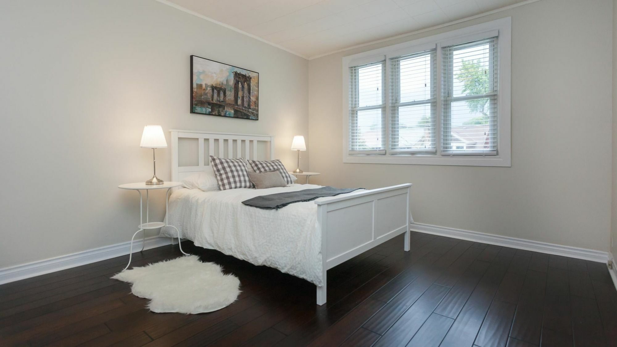 Applewood - 4 Bdrm Danforth House Hotel