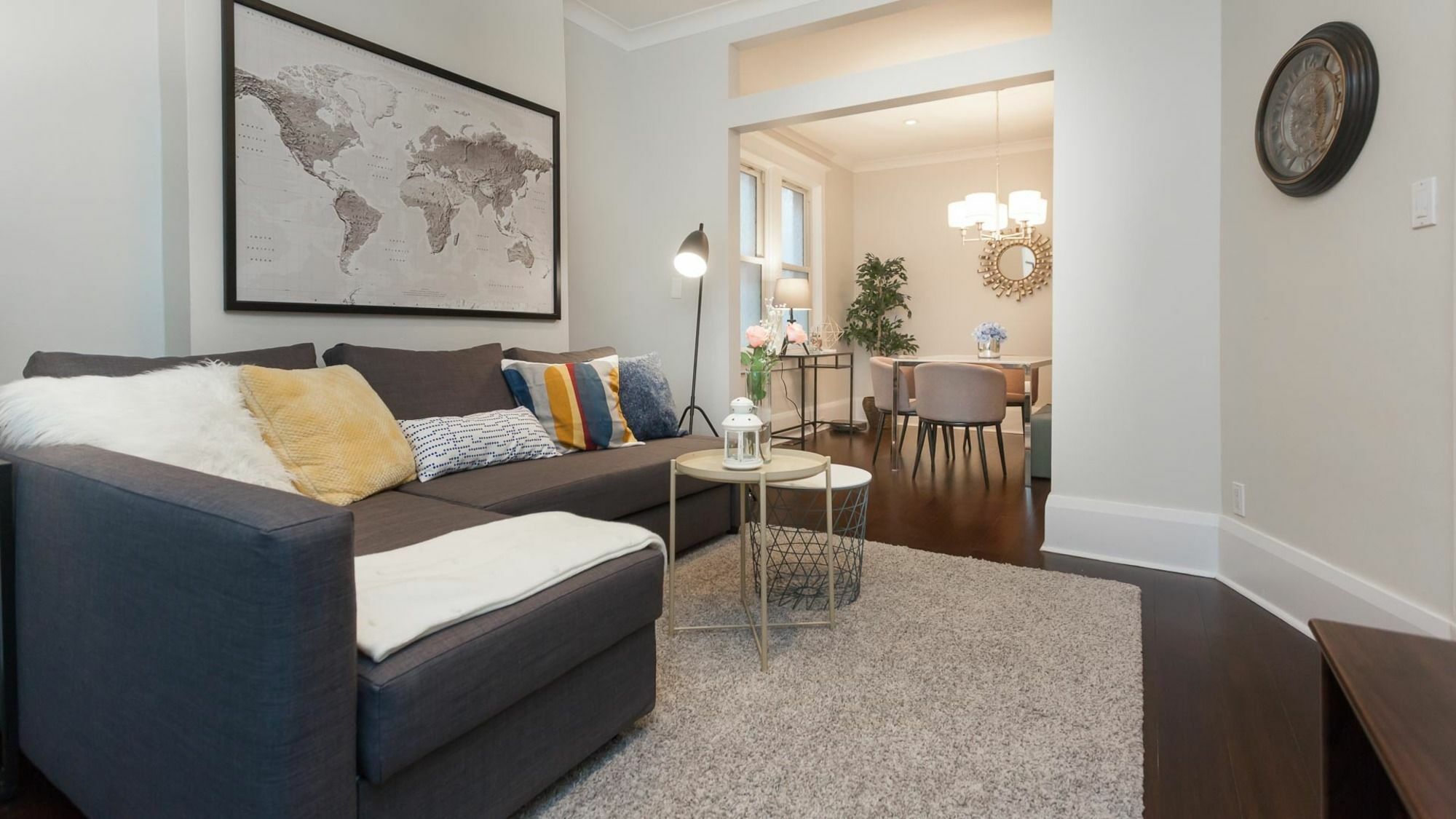 Applewood - 4 Bdrm Danforth House 4*