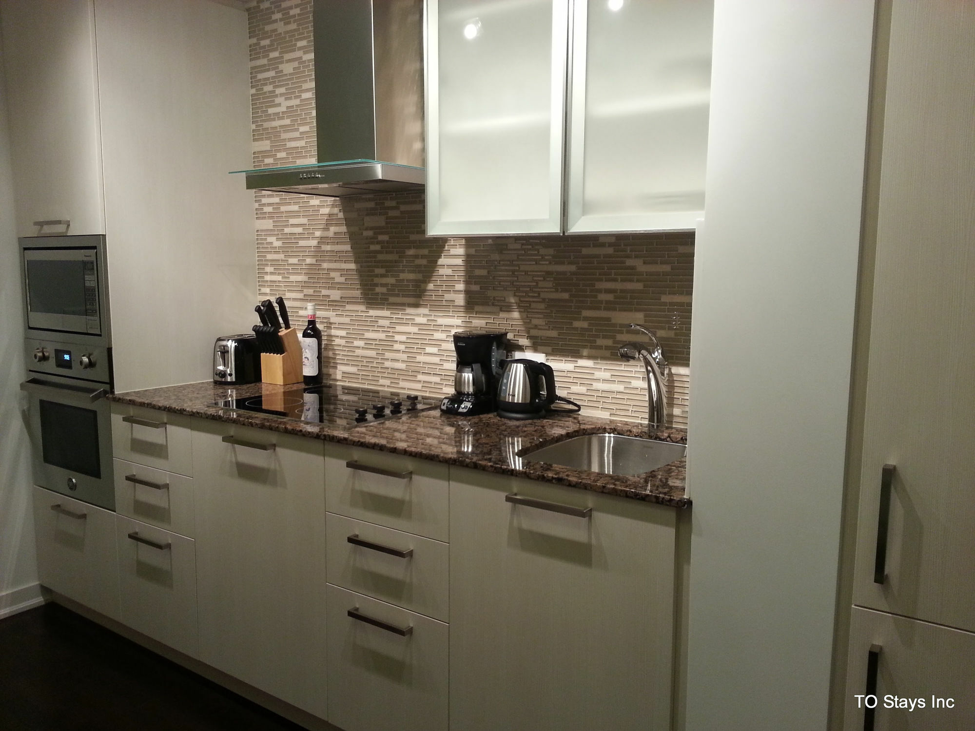 To - York And Lakeshore Hotel 4*