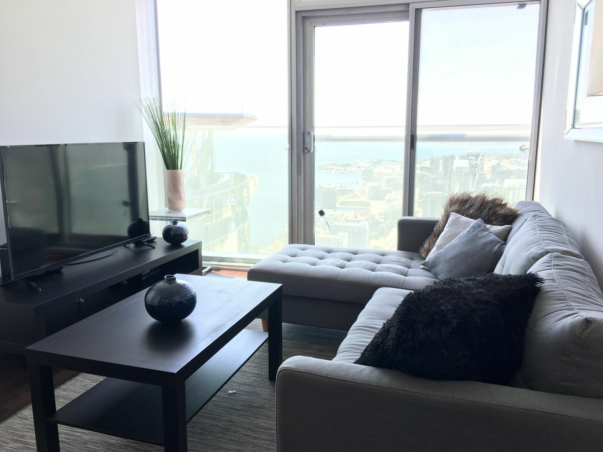 To - York And Lakeshore Hotel