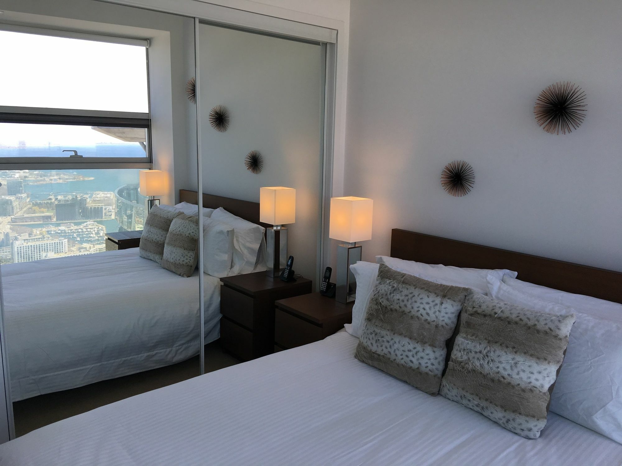 To - York And Lakeshore Hotel 4*