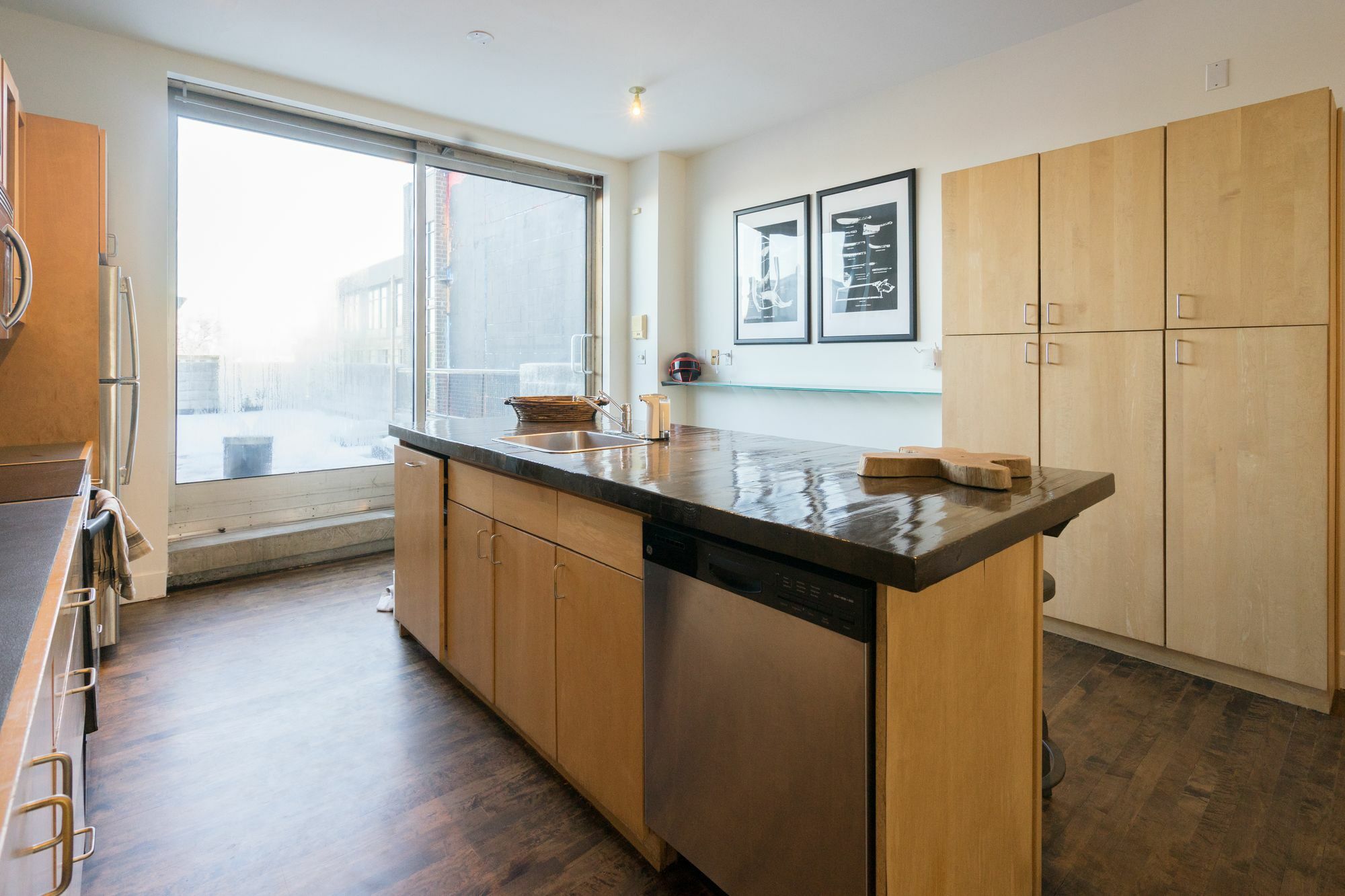 Applewood Suites - 2 Story Ossington Loft *