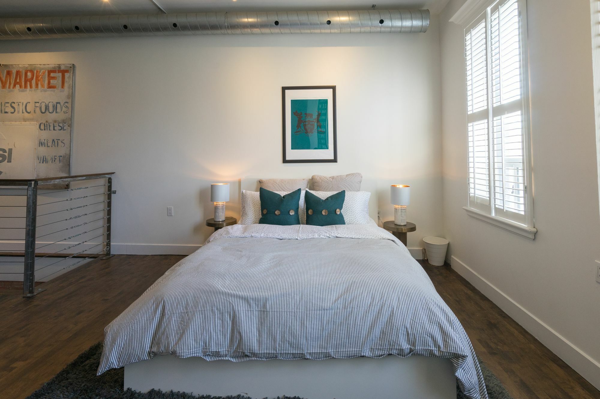 Applewood Suites - 2 Story Ossington Loft *