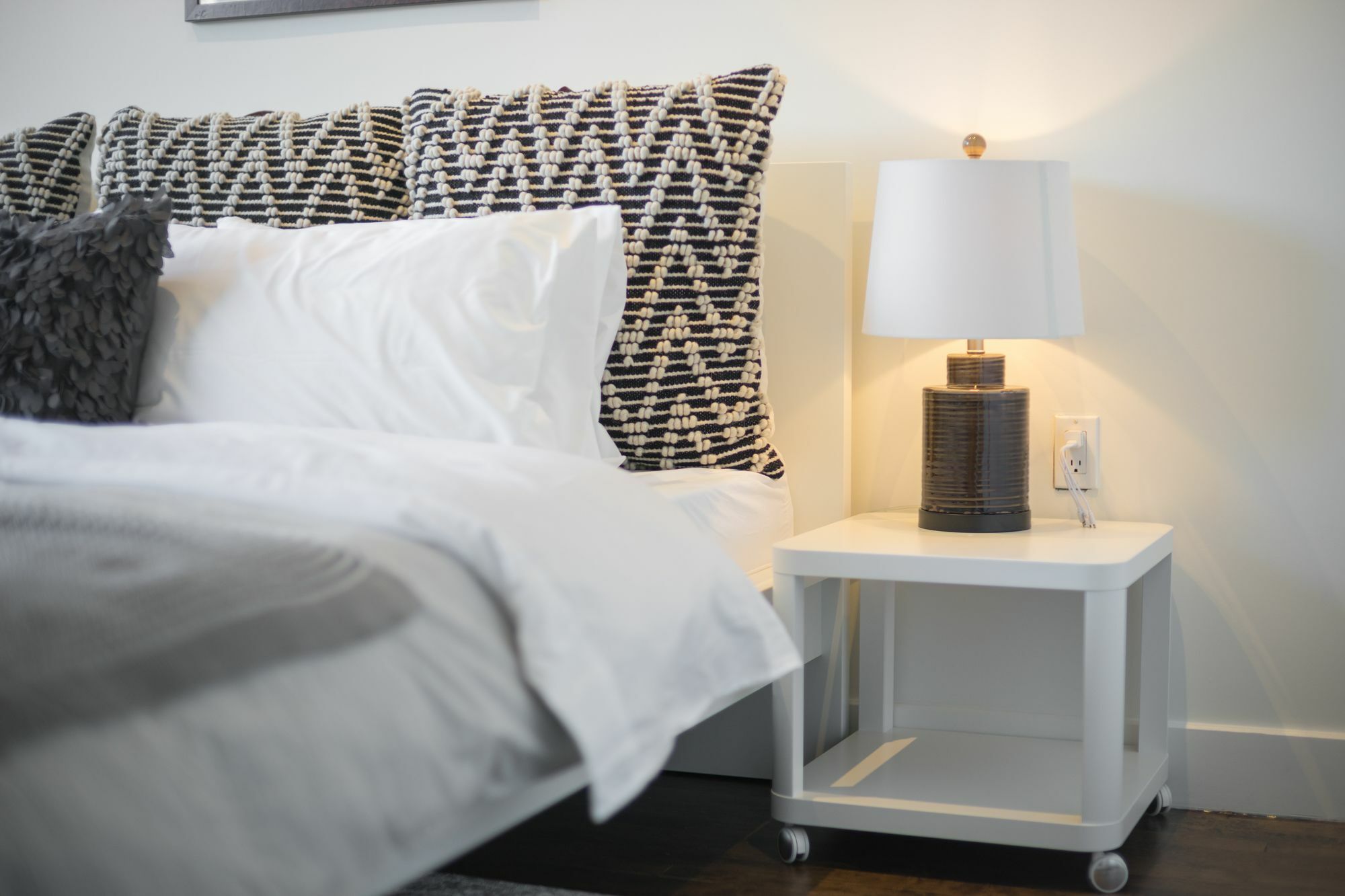 Applewood Suites - 2 Story Ossington Loft Toronto