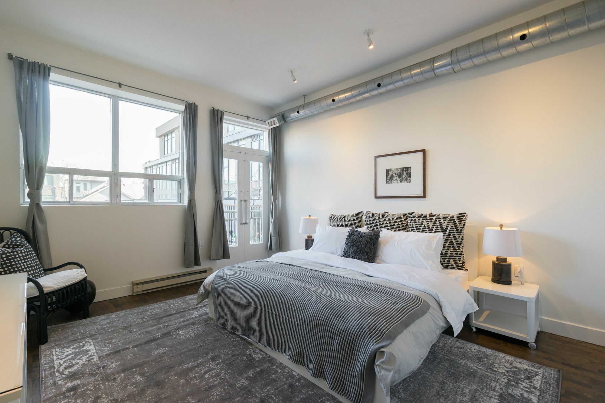 Applewood Suites - 2 Story Ossington Loft * Toronto