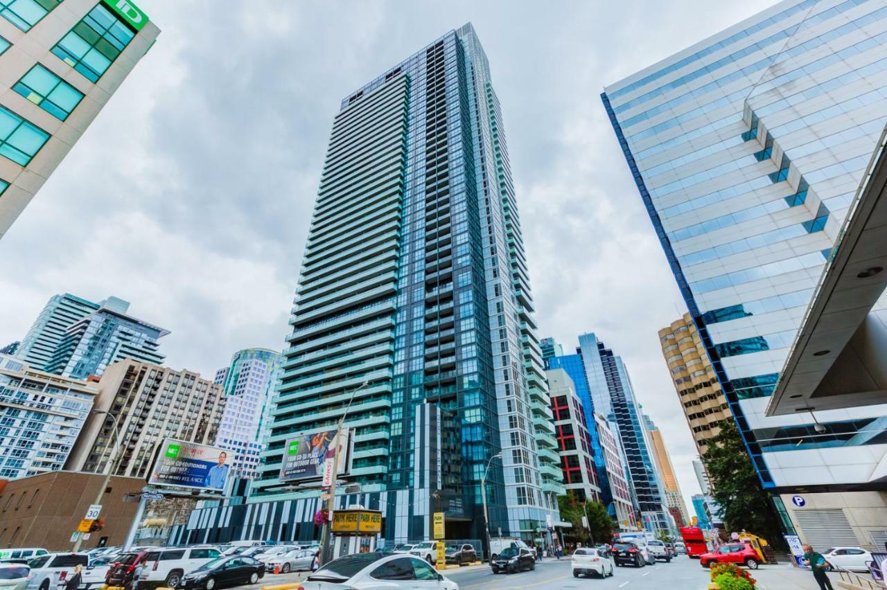 Chol Furnished Heart Of Downtown Toronto, 2 Beds, Free Parking, Cn Tower View Apartment Toronto