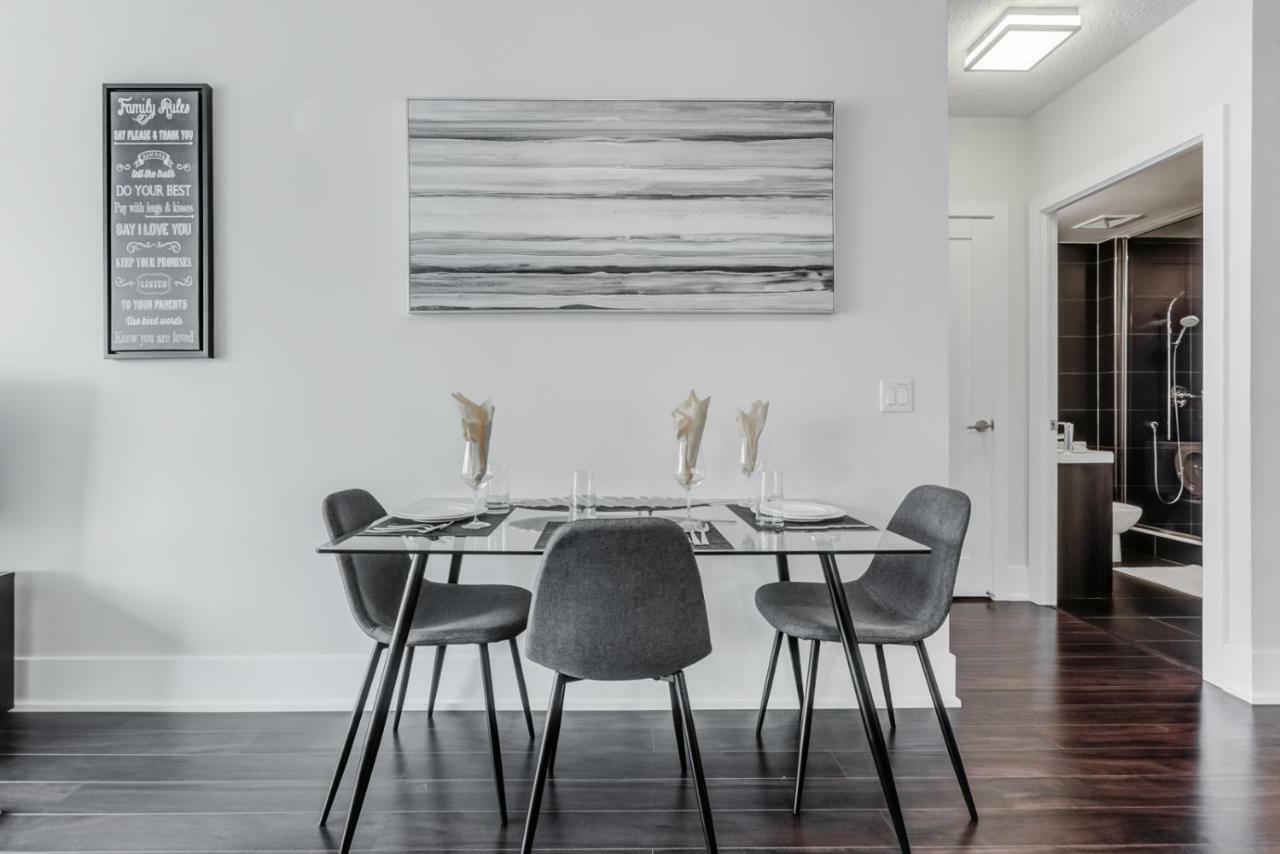 Chol Furnished Heart Of Downtown Toronto, 2 Beds, Free Parking, Cn Tower View Apartment