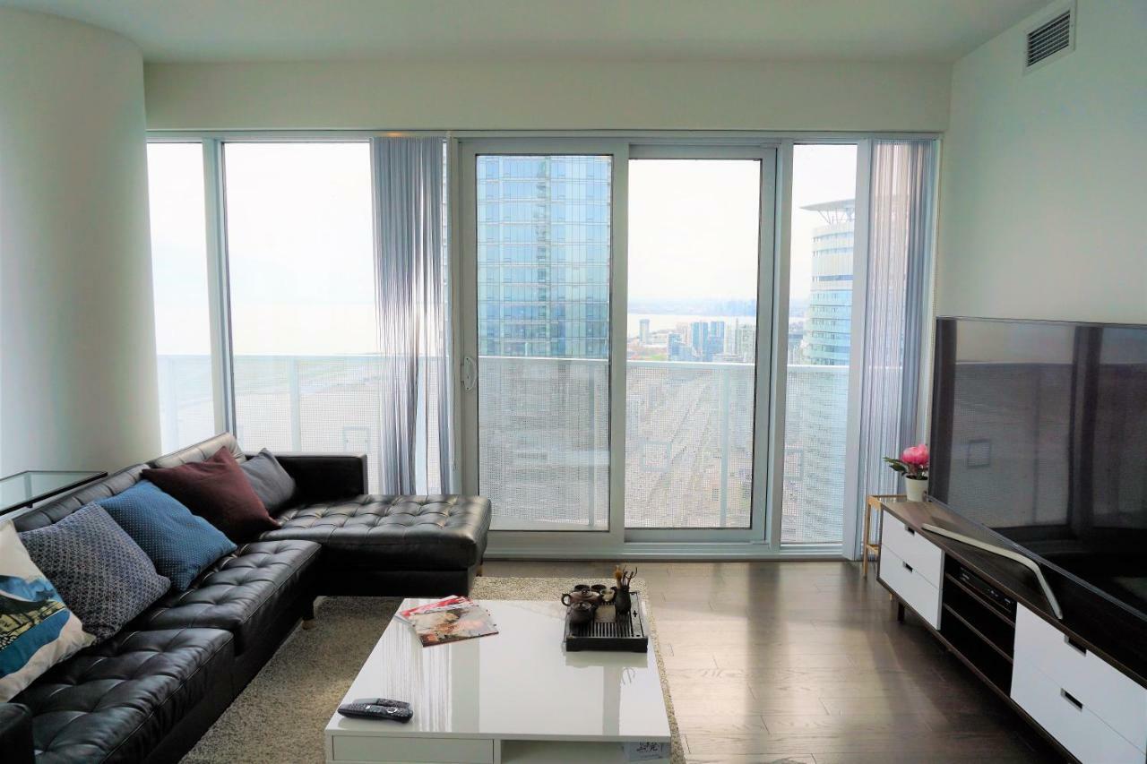 Presidential Heart Of Downtown With Stunning View Apartment Toronto