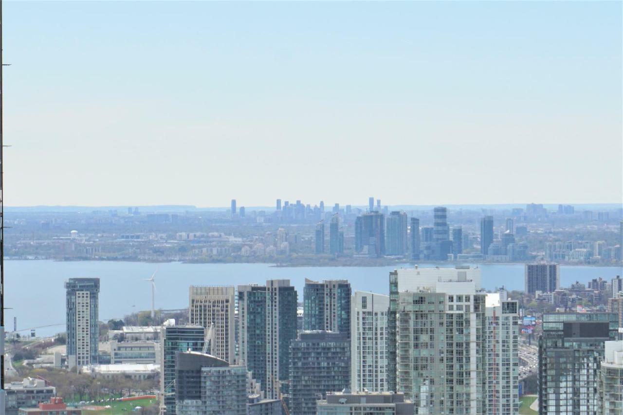 Presidential Heart Of Downtown With Stunning View Apartment Toronto