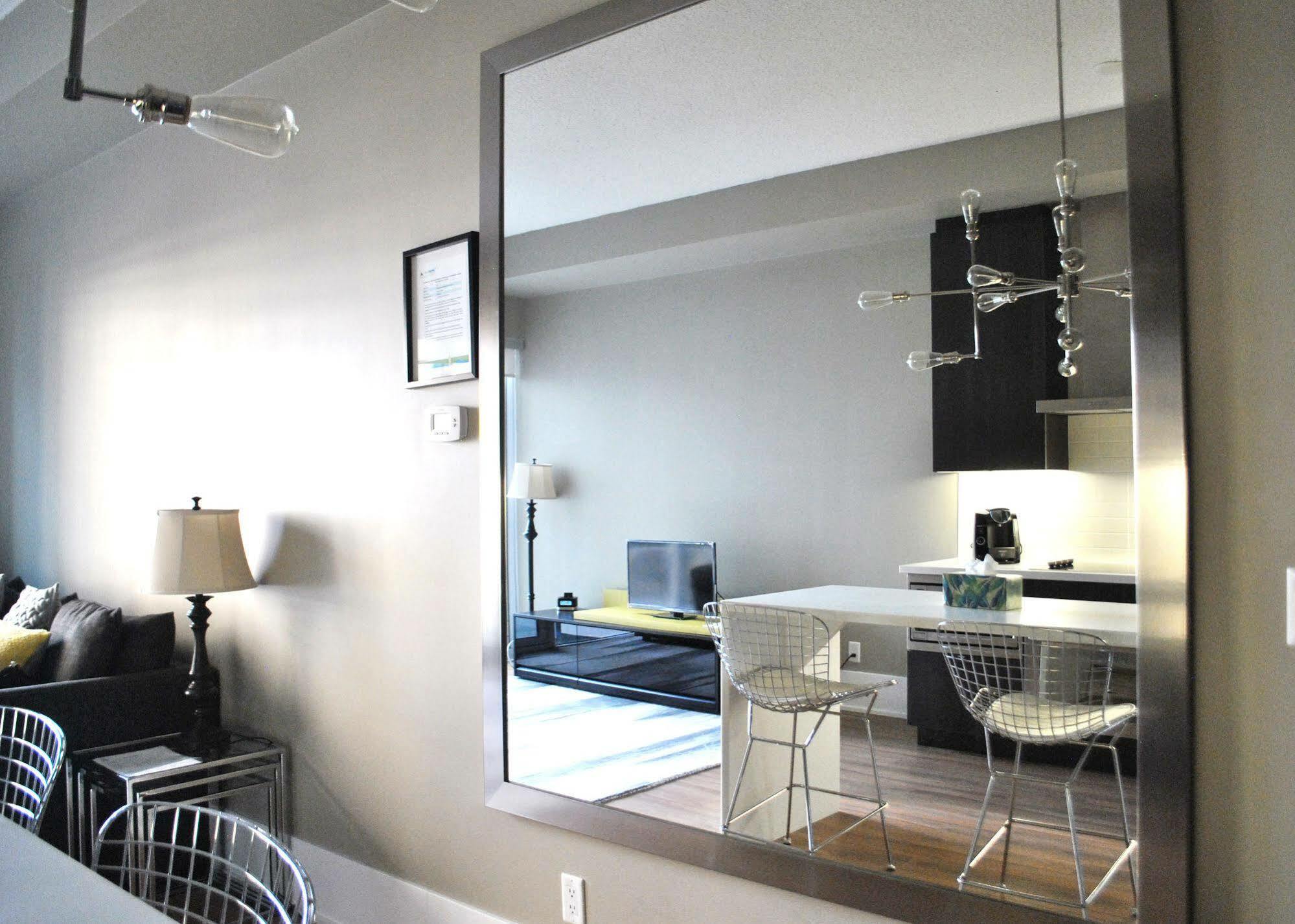Apartment Living Suites Toronto - Front & John *