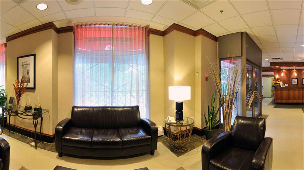 Hampton & By Hilton Downtown