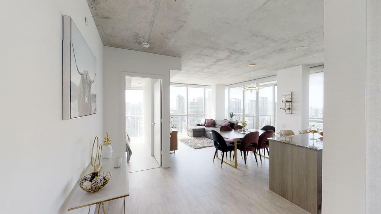 Luxury Downtown Apartment *